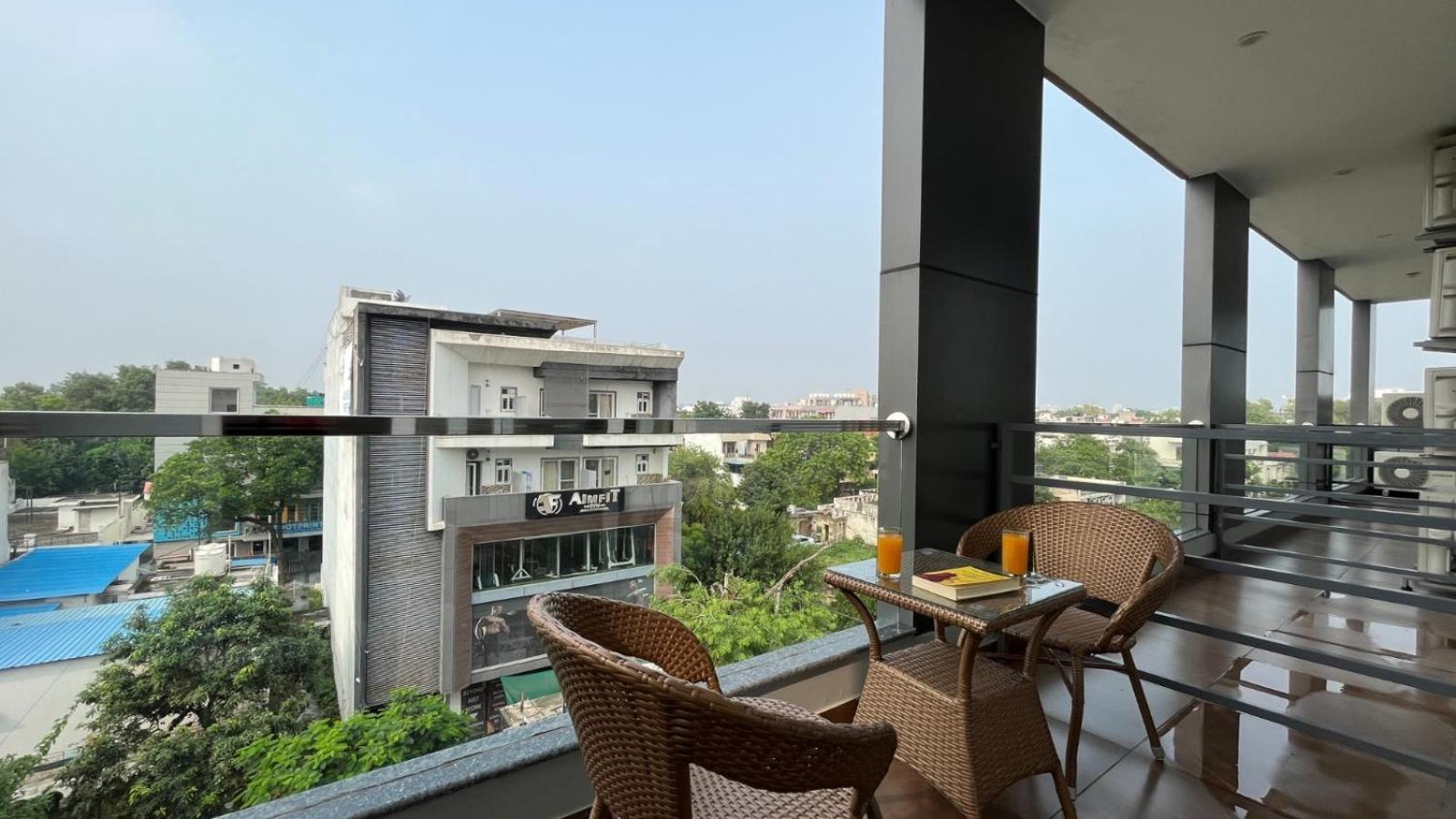 Zen Suites Gurgaon - Luxe Stays Collection Exterior foto